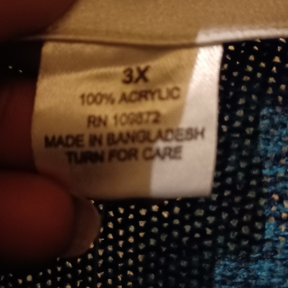 CW Classics Women Long Sweater - Picture 6 of 8